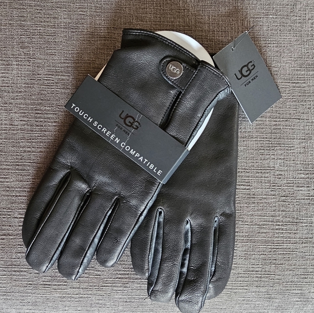 UGG Men's Black Snap Snug Fur Lined touchscreen Leather Gloves Size Medium
